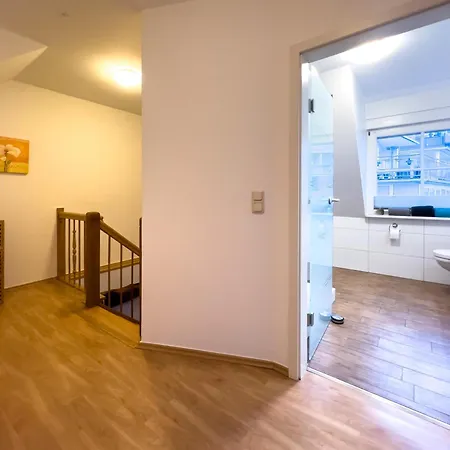 Denkmalgeschuetztes Fachwerkhaus Im Zentrum Mit Garage Apartamento *