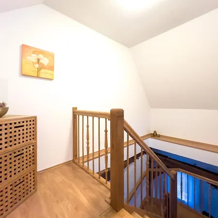 Denkmalgeschuetztes Fachwerkhaus Im Zentrum Mit Garage Apartment *