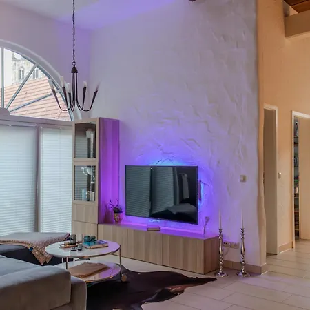 Denkmalgeschuetztes Fachwerkhaus Im Zentrum Mit Garage Apartment *
