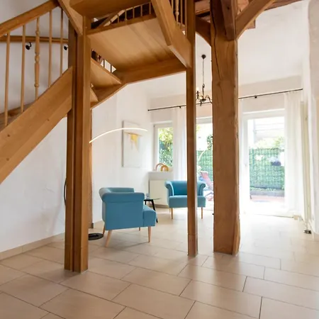 Denkmalgeschuetztes Fachwerkhaus Im Zentrum Mit Garage