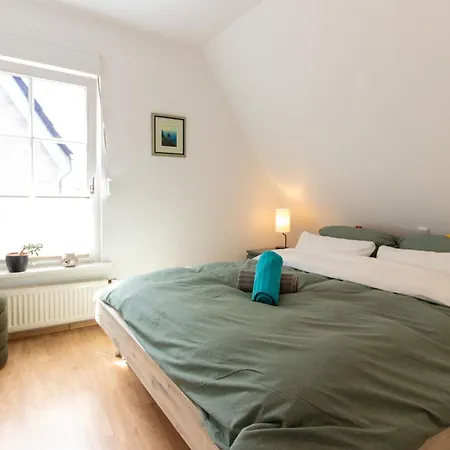 Denkmalgeschuetztes Fachwerkhaus Im Zentrum Mit Garage Apartamento