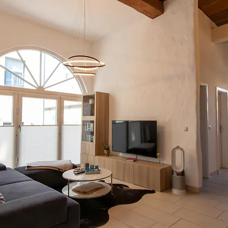 Denkmalgeschuetztes Fachwerkhaus Im Zentrum Mit Garage Apartman *