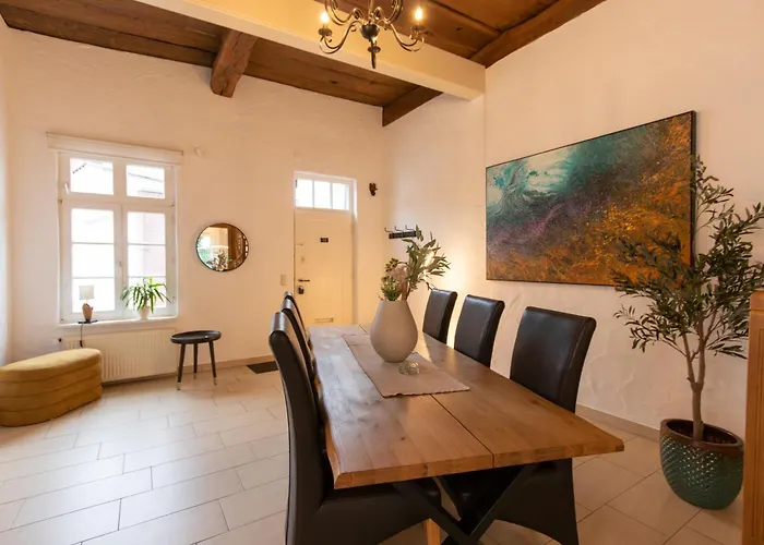 Denkmalgeschuetztes Fachwerkhaus Im Zentrum Mit Garage Appartement